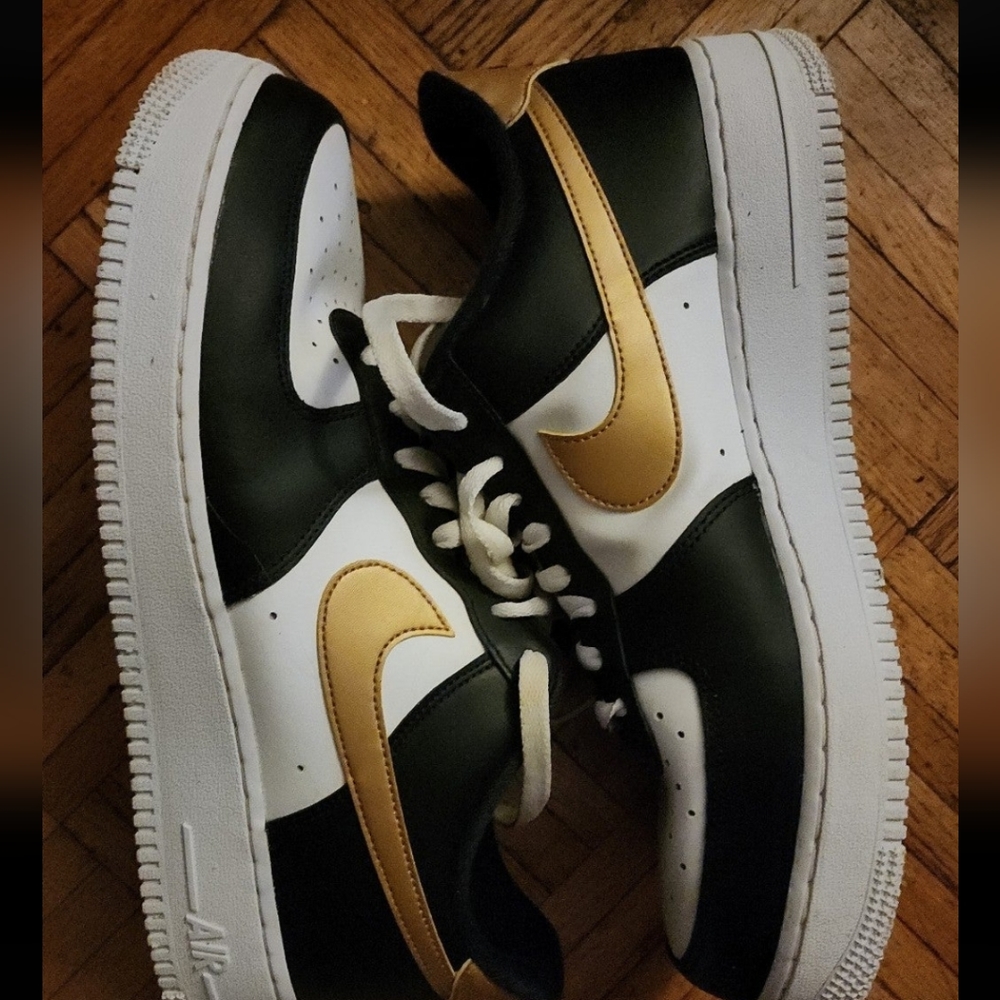 NIKE AIR Force one Blk/White/Gold Gently used 11.5 - Picture 1 of 4